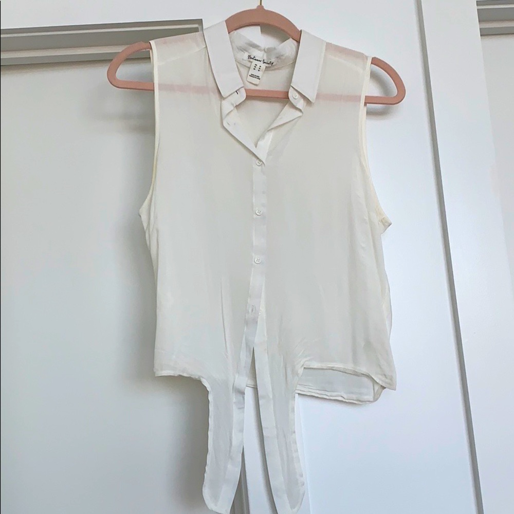 Front tying top